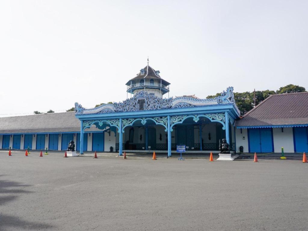 The Amrani Syariah 2* Surakarta (Solo)